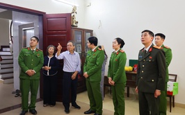 Công an phường Nghĩa Đô tổ chức lễ dâng hương tưởng niệm đồng chí Trần Quốc Hoàn