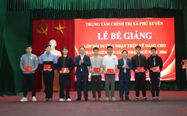 Bế giảng lớp bồi dưỡng nhận thức về đảng cho thanh niên sẵn sàng nhập ngũ năm 2026
