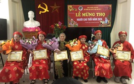 Các tổ dân phố trên địa bàn phường Long Biên tổ chức Lễ chúc thọ, mừng thọ cho người cao tuổi