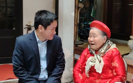 Lãnh đạo phường thăm, chúc Tết gia đình Mẹ liệt sĩ 101 tuổi gương mẫu ủng hộ dự án Vành đai 2,5