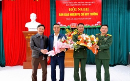 Bàn giao nhiệm vụ Chỉ huy trưởng Ban CHQS phường Thanh Liệt