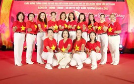 Chương trình nghệ thuật “Lời ca dâng Đảng” tại phường Định Công thu hút đông đảo người xem