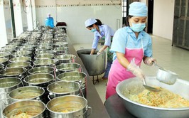 Tăng cường kiểm tra an toàn thực phẩm bếp ăn bán trú trường học xã Gia Lâm năm học 2025–2026