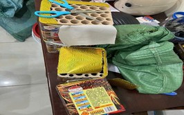Phát hiện, xử lý hành vi tàng trữ pháo nổ trái phép trên địa bàn phường Long Biên