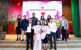 UBND xã Quốc Oai tổ chức Lễ trao Giấy chứng nhận kết hôn trang trọng, ý nghĩa