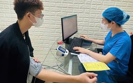 Đừng chủ quan khi tiểu ra máu