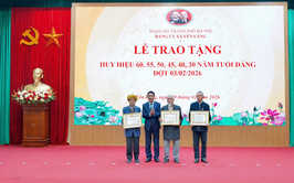 Xã Yên Lãng tổ chức trao Huy hiệu Đảng đợt 3/2/2026
