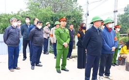 XÃ THẠCH THẤT TỔ CHỨC CƯỠNG CHẾ CÁC TRƯỜNG HỢP VI PHẠM ĐẤT ĐAI