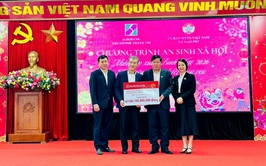 XÃ NAM PHÙ VÀ NGÂN HÀNG AGRIBANK CHUNG TAY MANG TẾT ĐẾN VỚI NGƯỜI KHÓ KHĂN