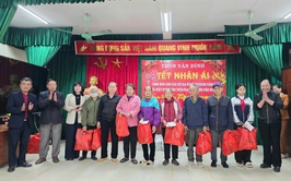 Thôn Vân Đình 80 suất quà Tết nhân ái - Xuân Bính Ngọ 2026