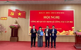 CÔNG BỐ QUYẾT ĐỊNH PHÊ CHUẨN PHÓ CHỦ TỊCH UBND XÃ VÀ KIỆN TOÀN BAN GIÁM ĐỐC TRUNG TÂM DỊCH VỤ TỔNG HỢP XÃ BÌNH MINH