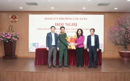 Trao Quyết định Ủy viên Ban Chấp hành, Ủy viên Ban Thường vụ Đảng ủy phường Cầu Giấy nhiệm kỳ 2025-2030