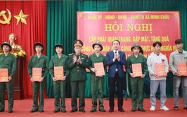 Xã Minh Châu: Cấp phát quân trang cho tân binh lên đường nhập ngũ năm 2026.