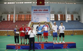 Sôi nổi giải cầu lông trung- cao tuổi phường Hà Đông năm 2026