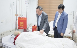 Phó Bí thư Thường trực Thành ủy Hà Nội thăm, chúc Tết Bệnh viện Ung Bướu Hà Nội