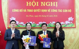 Xã Đa Phúc - Hội nghị công bố và trao quyết định về công tác cán bộ tại Trung tâm Dịch vụ tổng hợp và Ban Quản lý dự án đầu tư hạ tầng