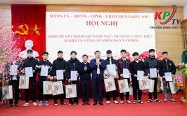 Xã Kiều Phú tổ chức Lễ trao Quyết định gọi công dân nhập ngũ và tham gia nghĩa vụ Công an nhân dân năm 2026