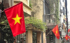 Treo cờ Tổ quốc chào mừng Ngày bầu cử đại biểu Quốc hội khóa XVI và đại biểu HĐND các cấp nhiệm kỳ 2026 – 2031