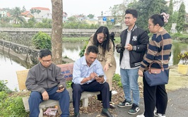 Khai giảng lớp học “Công dân số bạc” dành cho người cao tuổi tại thôn An Hiền