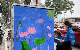 TUỔI TRẺ PHƯỜNG PHƯƠNG LIỆT THAY “ÁO MỚI” CHO CÁC BỐT ĐIỆN TRÊN TUYẾN PHỐ LÊ TRỌNG TẤN