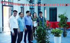 Đồng chí Bí thư Đảng ủy xã Hồng Sơn và Ban chỉ đạo Bầu cử xã kiểm tra, động viên công tác chuẩn bị bầu cử trên địa bàn xã
