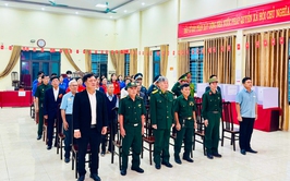 Không khí khai mạc và cử tri đi bầu cử tại khu vực bỏ phiếu số 12 và 17