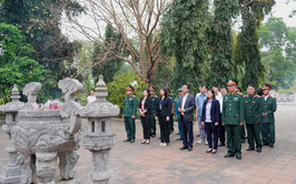 Xã Yên Lãng tổ chức viếng nghĩa trang liệt sĩ trước ngày bầu cử