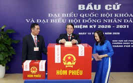 Phó Chủ tịch Quốc hội Nguyễn Đức Hải bầu cử tại Khu vực bỏ phiếu số 21, phường Ngọc Hà, Hà Nội