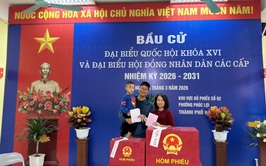 Đến 17h00, tỷ lệ cử tri toàn phường đi bỏ phiếu đạt 94%