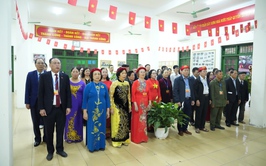 Cử tri Đan Phượng hân hoan đi bầu cử.