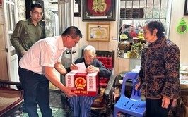 Rộn ràng ngày hội non sông tại các điểm bỏ phiếu ở xã Bát Tràng