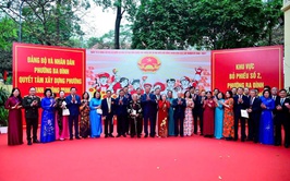 Tổng Bí thư Tô Lâm - Bí thư Quân ủy Trung Ương đã đến khu vực bỏ phiếu số 2, phường Ba Đình TP Hà Nội, bỏ phiếu bầu đại biểu Quốc hội khóa XVI và đại biểu HĐND các cấp nhiệm kỳ 2026-2031.