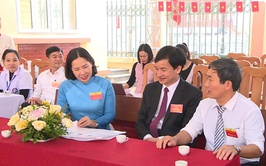 Đồng chí Chủ tịch Hội LHPN thành phố Hà Nội kiểm tra công tác tổ chức Ngày bầu cử tại xã Phúc Thọ