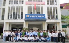 ĐOÀN THANH NIÊN CÔNG AN XÃ HOÀI ĐỨC PHỐI HỢP TỔ CHỨC TỌA ĐÀM: “NHẬN DIỆN VÀ PHÒNG CHỐNG BUÔN LẬU, HÀNG GIẢ, HÀNG NHÁI VÀ HÀNG KÉM CHẤT LƯỢNG”