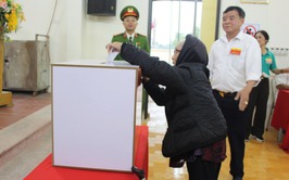 Cử tri xã Trung Giã nô nức tham gia Ngày hội nôn sông - ngày bầu cử đại biểu Quốc hội khóa XVI và đại biểu HĐND các cấp nhiệm kỳ 2026-2031