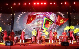 Xuân Đỉnh bừng sáng đêm nghệ thuật “Dân chủ – Đoàn kết – Phát triển” mừng thành công bầu cử đại biểu Quốc hội khóa XVI và đại biểu HĐND các cấp nhiệm kỳ 2026–2031