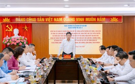 Đoàn kiểm tra số 11 Ban Thường vụ Thành ủy làm việc tại Việt Hưng và Long Biên về triển khai nghị quyết của Đảng