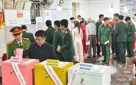 CÔNG AN XÃ XUÂN MAI GẮN KẾT TÔN GIÁO, TẬN TÂM VỚI NGƯỜI CAO TUỔI HƯỚNG TỚI NGÀY HỘI NON SÔNG