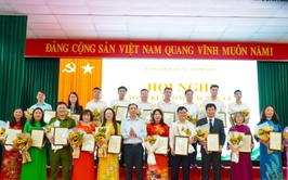 Xã Trung Giã khen thưởng 49 tập thể, 162 cá nhân có thành tích trong công tác bầu cử
