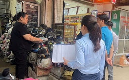 Xuân Mai: Trực tiếp hướng dẫn hộ kinh doanh, cá nhân kinh doanh sử dụng công nghệ số hỗ trợ quản lý kinh doanh tại khu chợ Xuân Mai