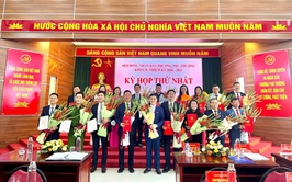 Kỳ họp thứ nhất HĐND phường Phú Thượng khóa II – Khẳng định quyết tâm, mở ra chặng đường phát triển mới