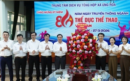 LÃNH ĐẠO XÃ ỨNG HÒA TẶNG HOA CHÚC MỪNG TRUNG TÂM DỊCH VỤ TỔNG HỢP NHÂN KỶ NIỆM 80 NĂM NGÀY THỂ THAO VIỆT NAM (27/3/1946 – 27/3/2026).
