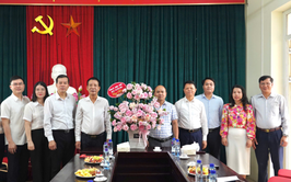 Lãnh đạo xã Yên Lãng thăm, chúc mừng Trung tâm Dịch vụ tổng hợp nhân dịp kỷ niệm 80 năm Ngày truyền thống ngành Thể dục thể thao Việt Nam
Nhân dịp kỷ niệm 80 năm Ngày truyền thống ngành Thể dục thể thao Việt Nam (27/3/1946 - 27/3/2026).
