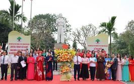 Phường Tây Hồ ra mắt CLB Văn nghệ - Dân vũ và CLB Thơ người cao tuổi