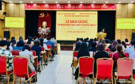 Trung tâm Chính trị phường Hoàn Kiếm tổ chức khai giảng Lớp bồi dưỡng nhận thức về Đảng khóa I năm 2026