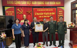 Ban chỉ huy Quân sự phường Bạch Mai long trọng tổ chức Lễ trao Bằng “Tổ quốc ghi công” đối với liệt sĩ Đinh Văn Vũ