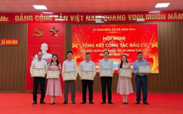 DÂN HOÀ TỔNG KẾT CÔNG TÁC BẦU CỬ, KHEN THƯỞNG 105 TẬP THỂ, CÁ NHÂN