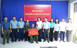 UBND xã Thuận An bàn giao nhà ở cho người có công với cách mạng tại thôn Tô Khê