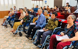 Thượng Phúc trao tặng 15 xe lăn, tiếp thêm nghị lực cho người khuyết tật