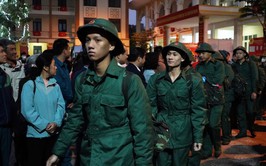 Xã Phượng Dực tiếp lửa cho tân binh trước giờ nhập ngũ